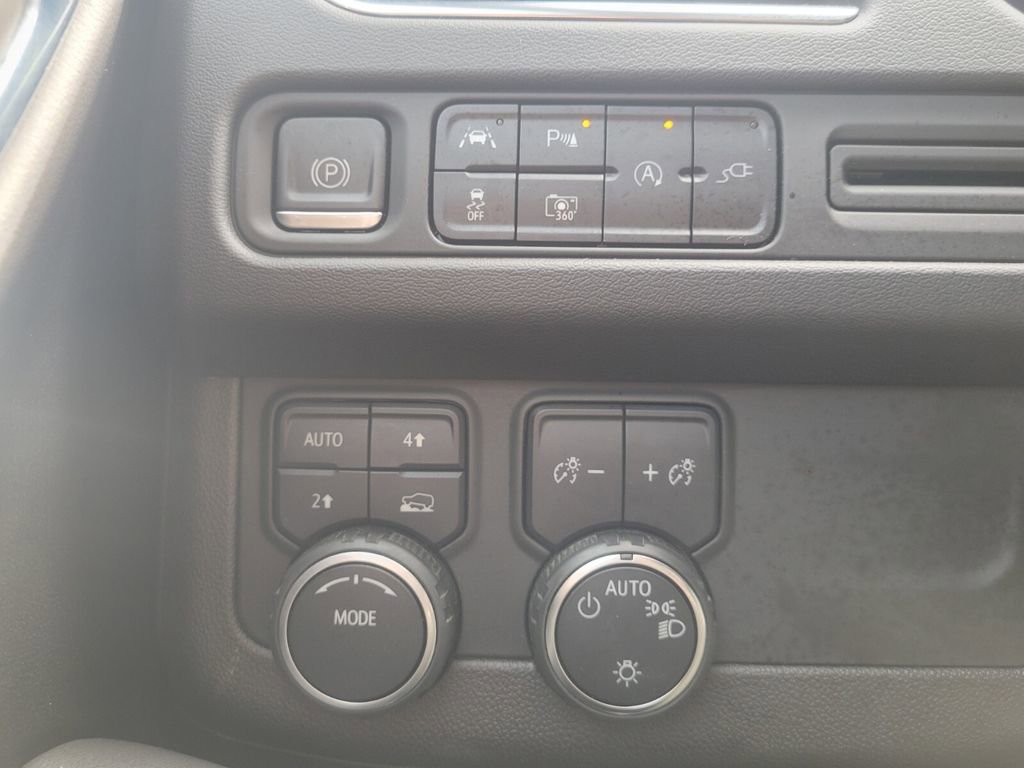 Used 2022 Chevrolet Tahoe LT w/ Luxury Package image 21