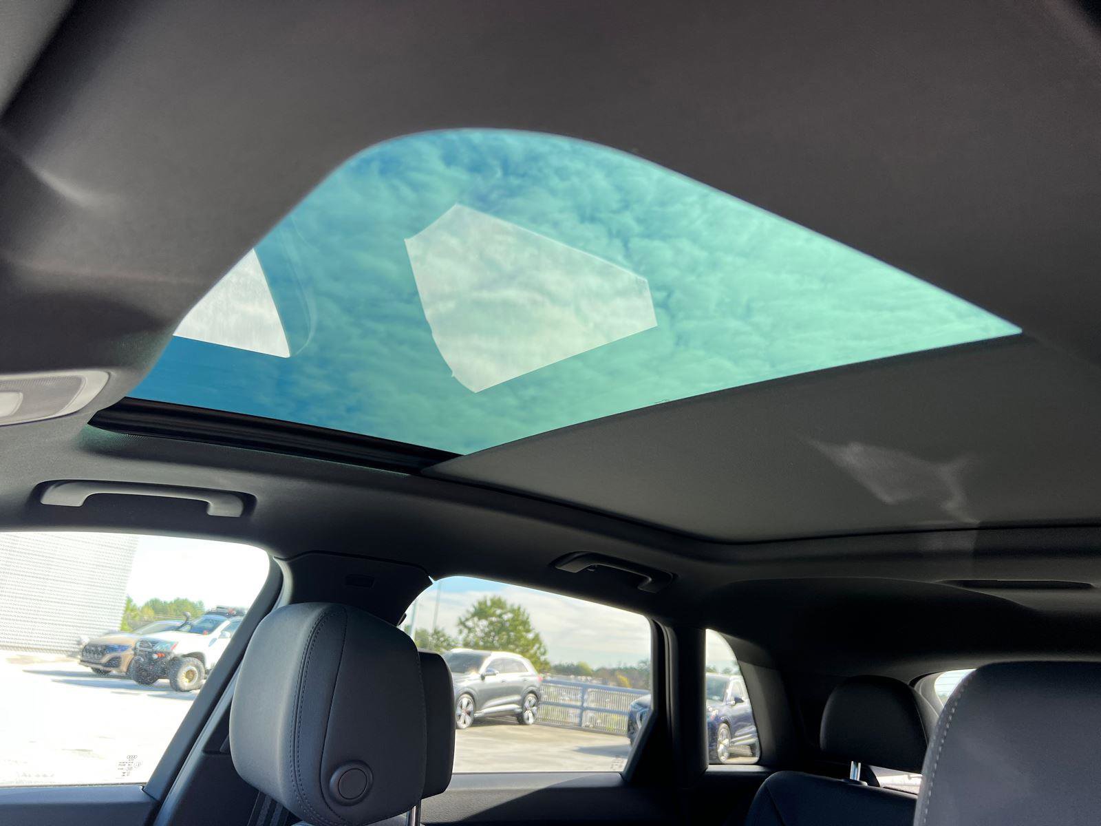 Certified 2025 Audi Q3 2.0T Premium Plus w/ Premium Plus Package image 34