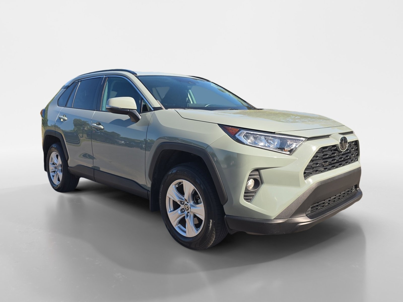 Used 2021 Toyota RAV4 XLE w/ Convenience Package AWD/4WD image 7
