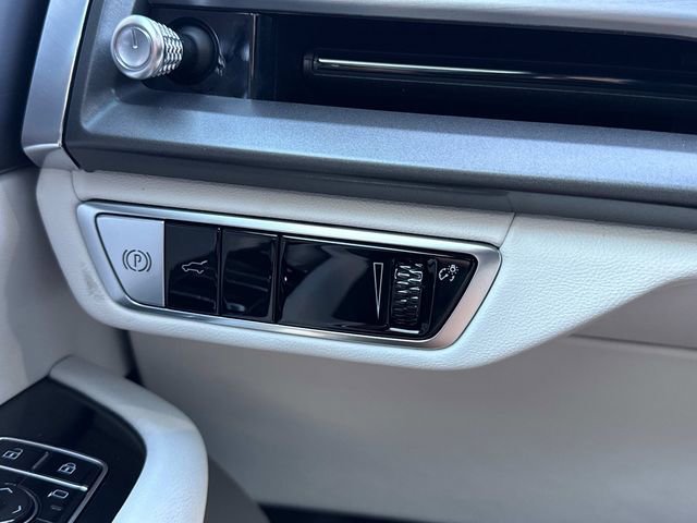 New 2026 Cadillac Vistiq Sport w/ LPO, Floor Liner Package image 28