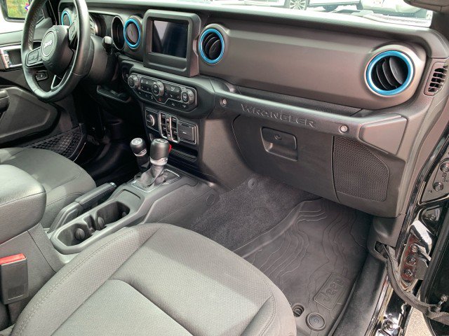 Used 2023 Jeep Wrangler Unlimited w/ Cold Weather Group AWD/4WD image 22