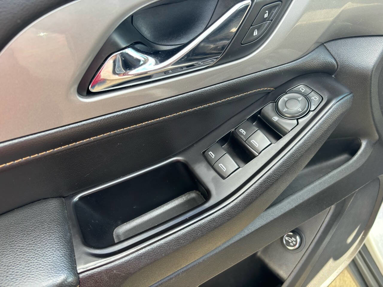 Used 2019 Chevrolet Traverse LT image 22