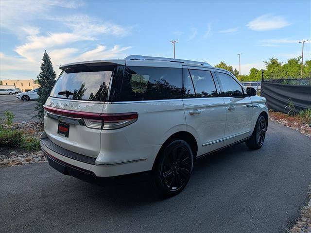 Used 2024 Lincoln Navigator Reserve AWD/4WD image 5