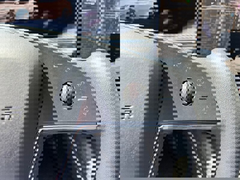 Used 2022 Tesla Model S Plaid image 25