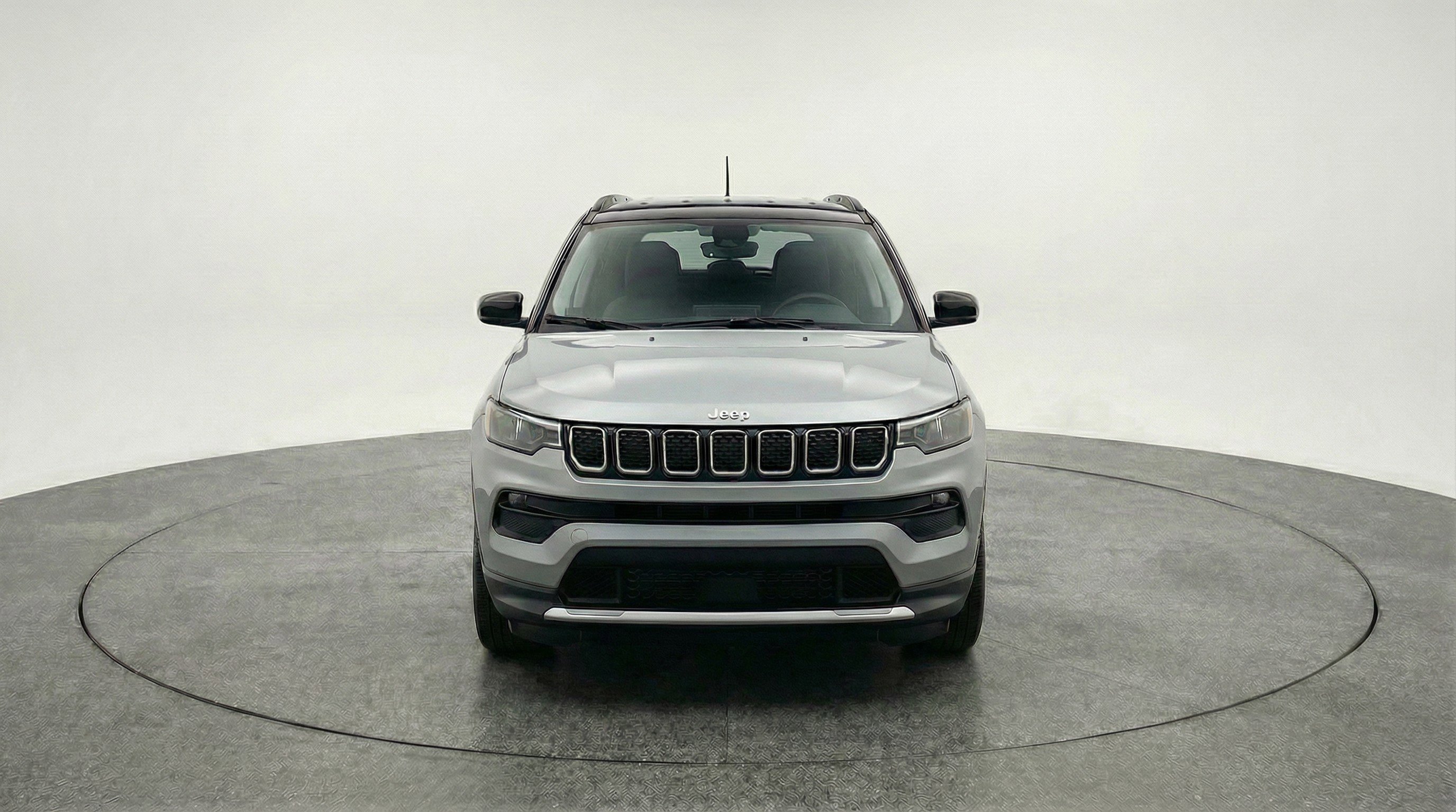 Used 2025 Jeep Compass Limited image 2