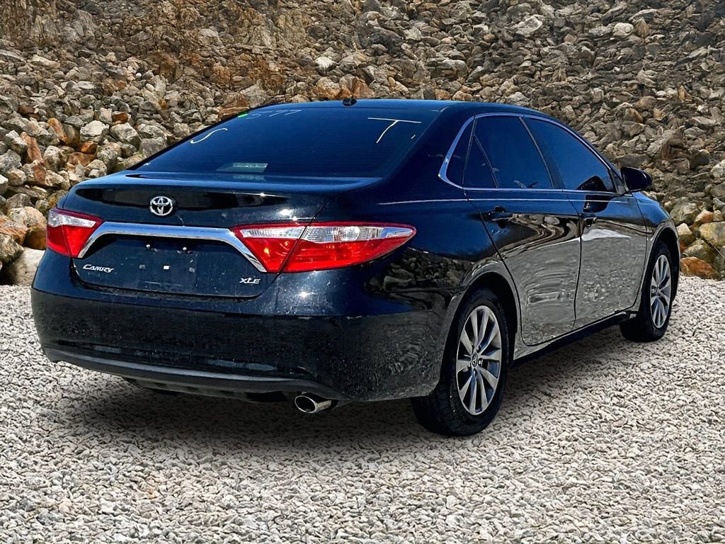 Used 2016 Toyota Camry XLE image 2