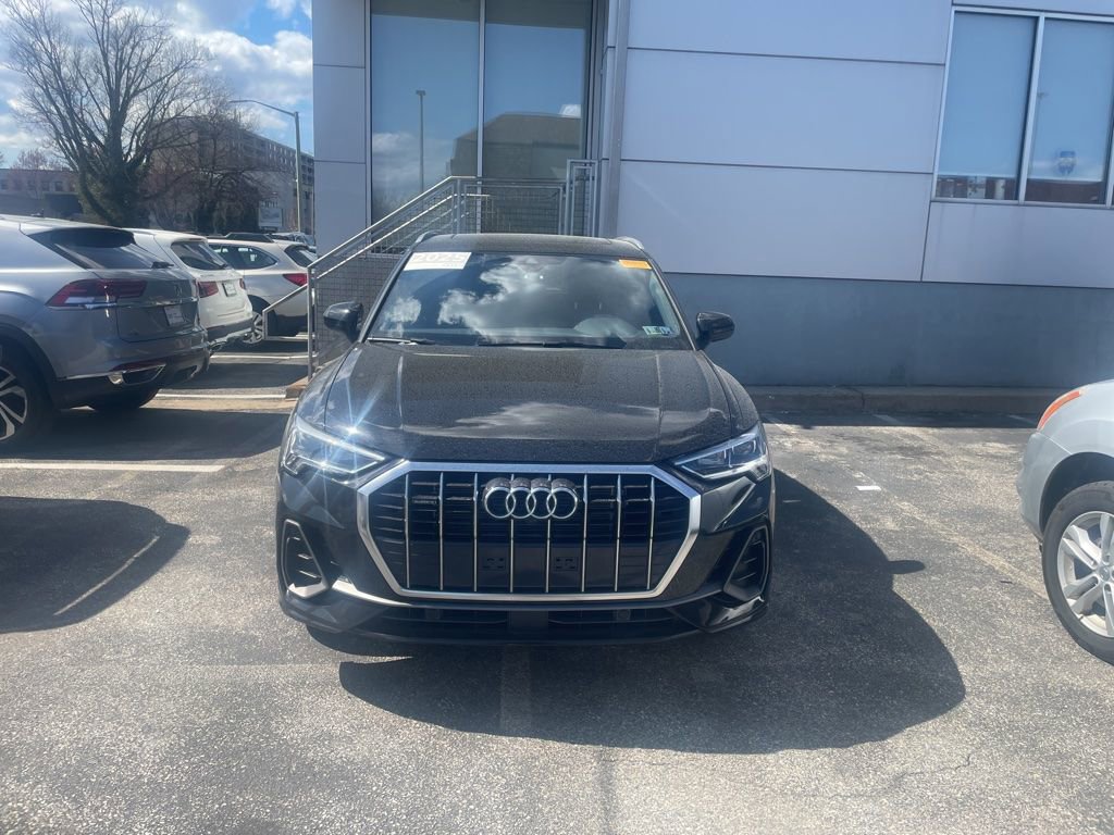 Used 2025 Audi Q3 2.0T Premium Plus w/ Premium Plus Package image 2