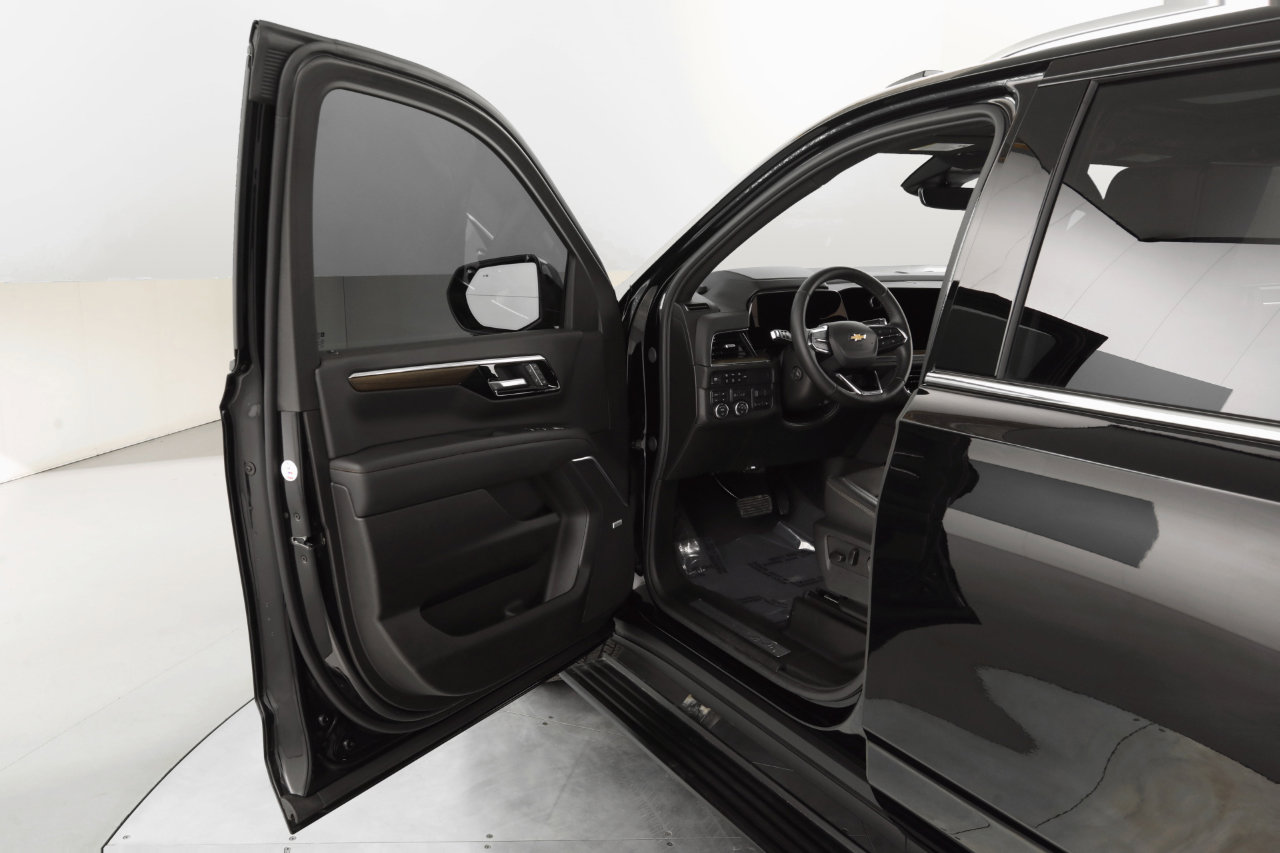 Used 2025 Chevrolet Tahoe High Country image 28