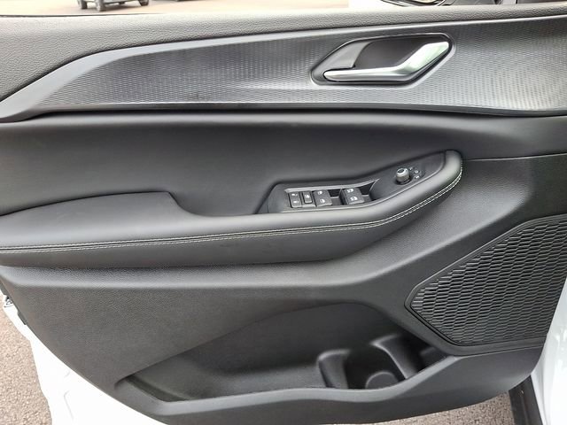 New 2025 Jeep Grand Cherokee Altitude image 14