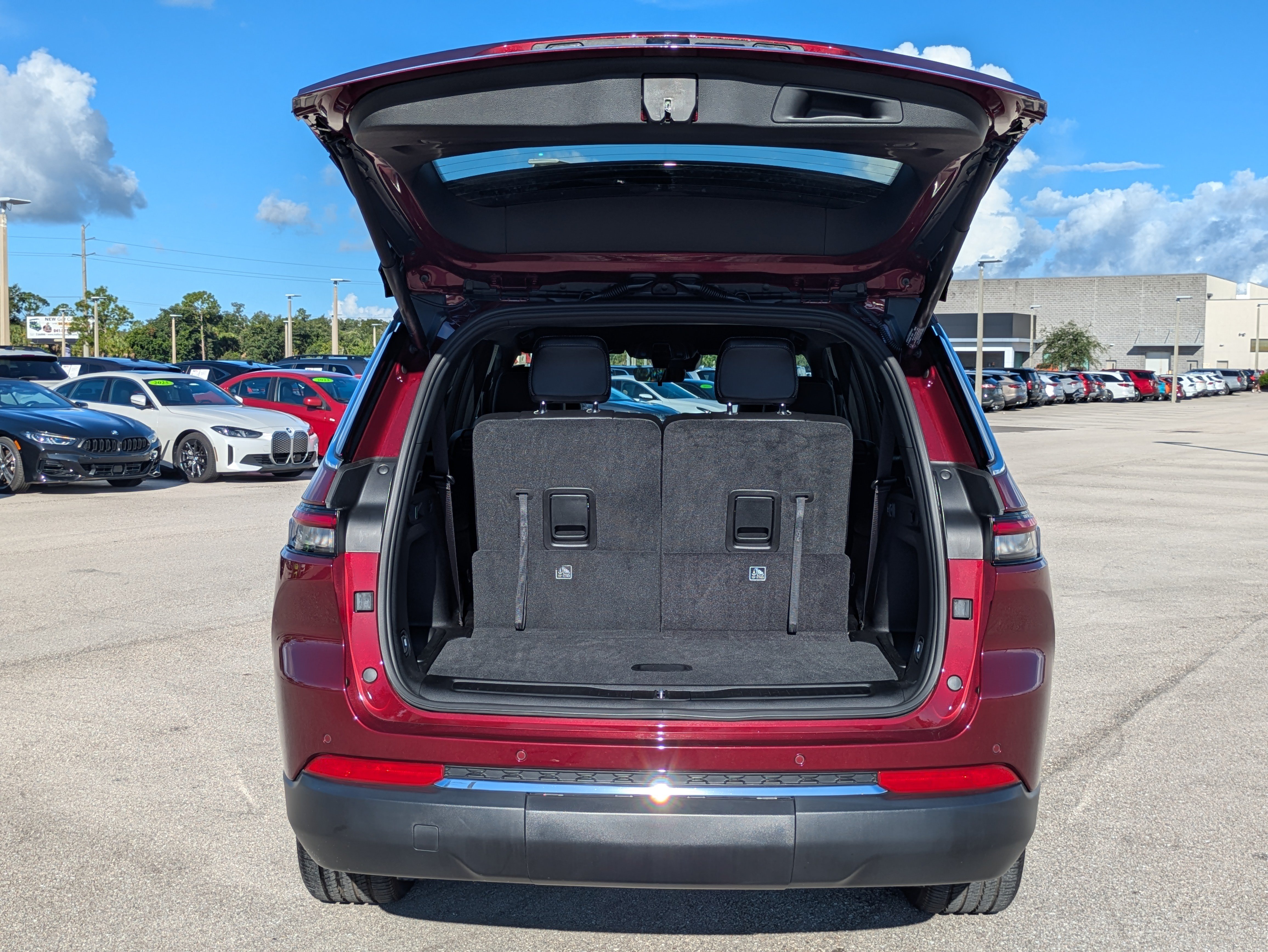 Used 2025 Jeep Grand Cherokee L Limited w/ Trailer Tow Package AWD/4WD image 32