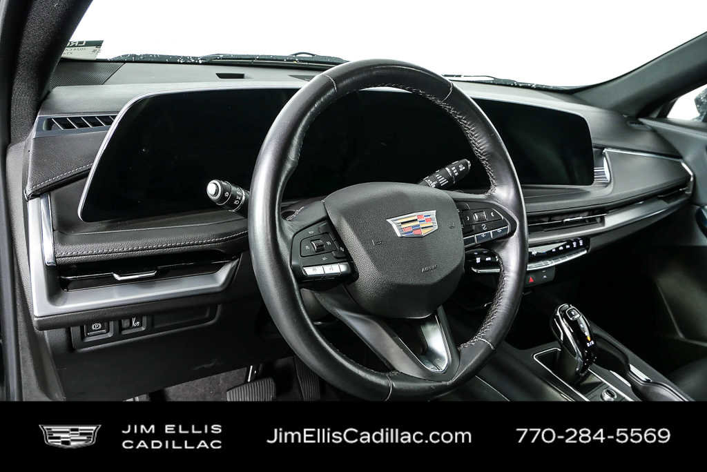 Used 2024 Cadillac XT4 Premium Luxury image 4