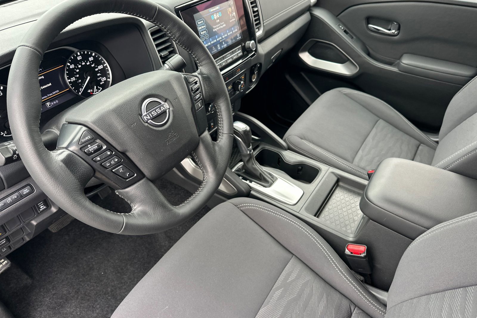 Used 2022 Nissan Frontier SV image 10