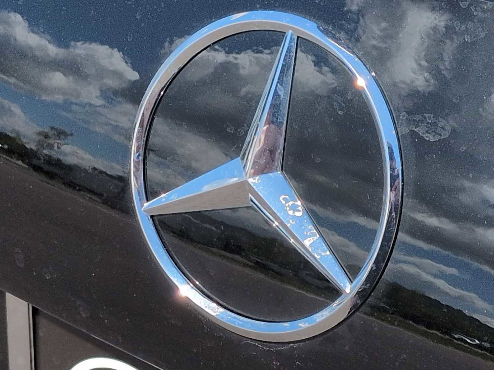 Used 2026 Mercedes-Benz GLB 250 4MATIC image 12