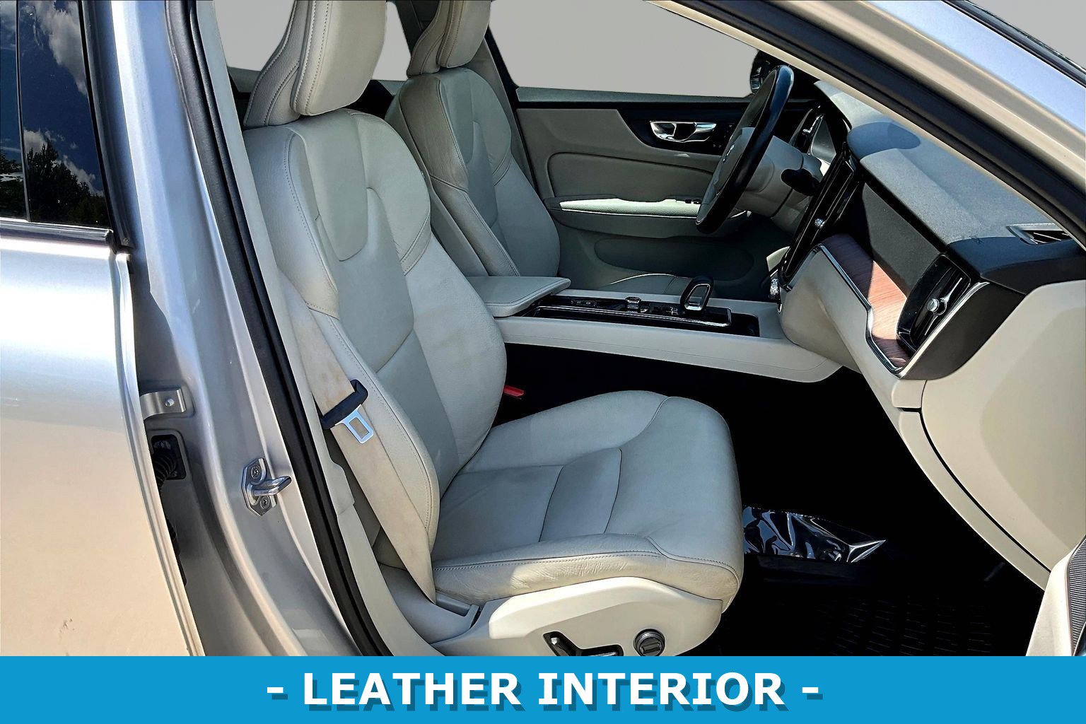 Used 2022 Volvo S60 B5 Momentum AWD/4WD image 29