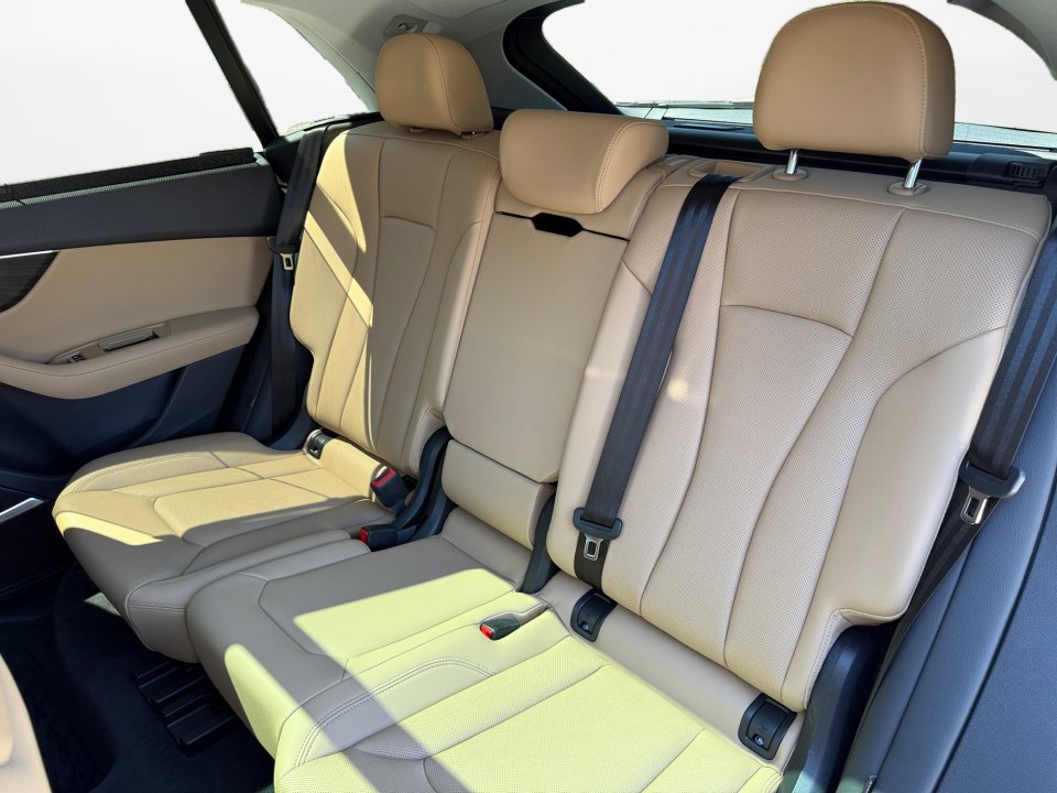 Used 2022 Audi Q8 Prestige image 12