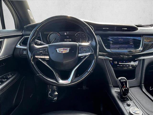 Used 2022 Cadillac XT6 Premium Luxury image 7