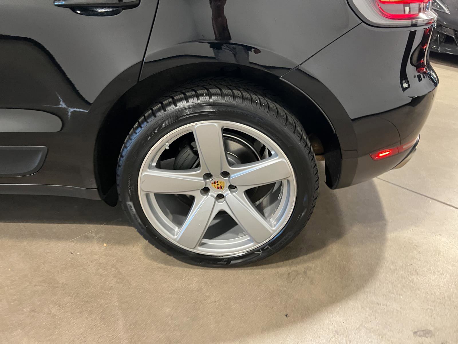Used 2019 Porsche Macan S image 45