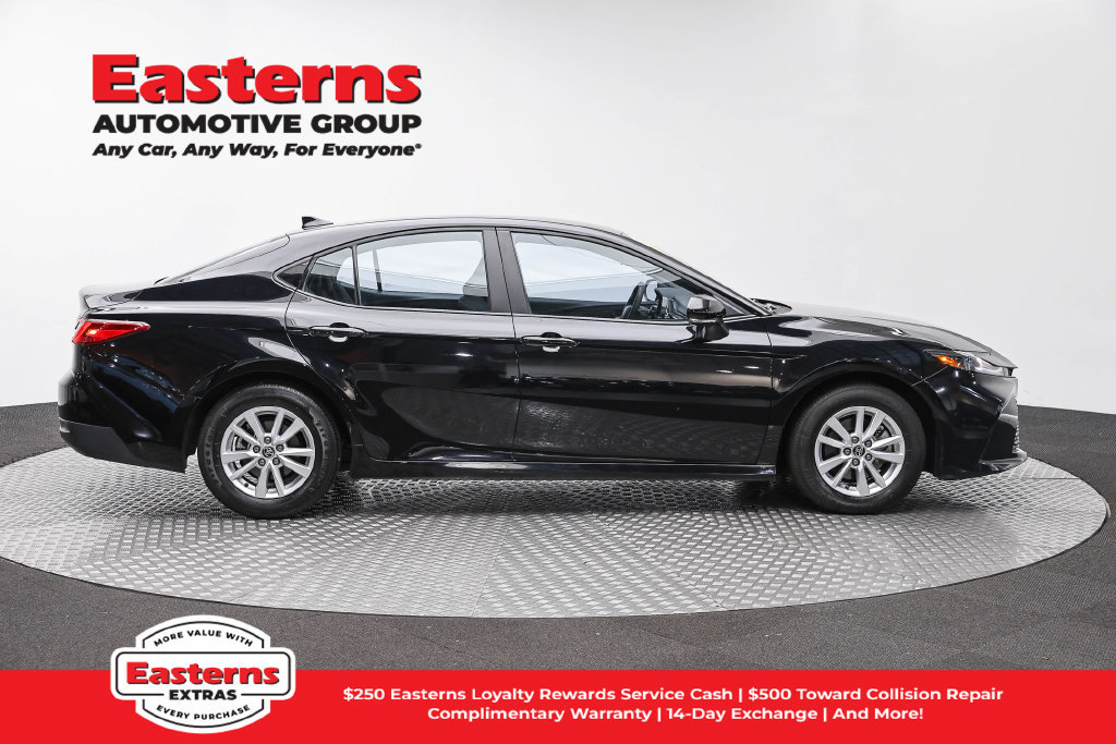 Used 2026 Toyota Camry LE FWD image 5