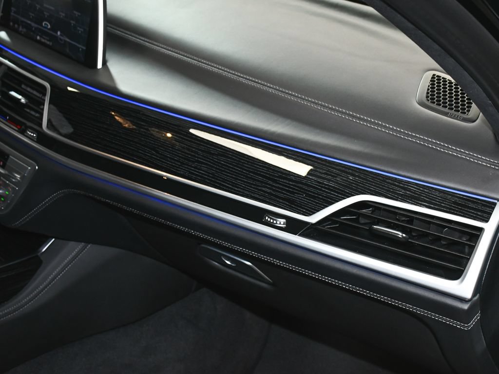 Used 2022 BMW M760i xDrive w/ Luxury Rear Seating Package AWD/4WD image 77
