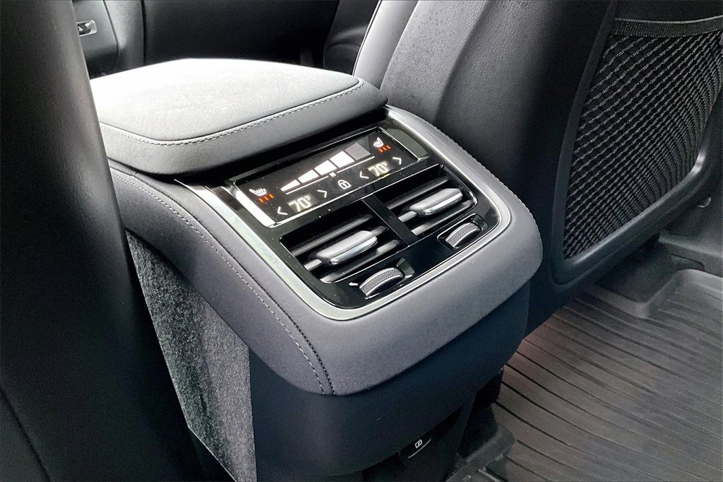 Used 2026 Volvo XC90 B5 Plus w/ Protection Package image 10