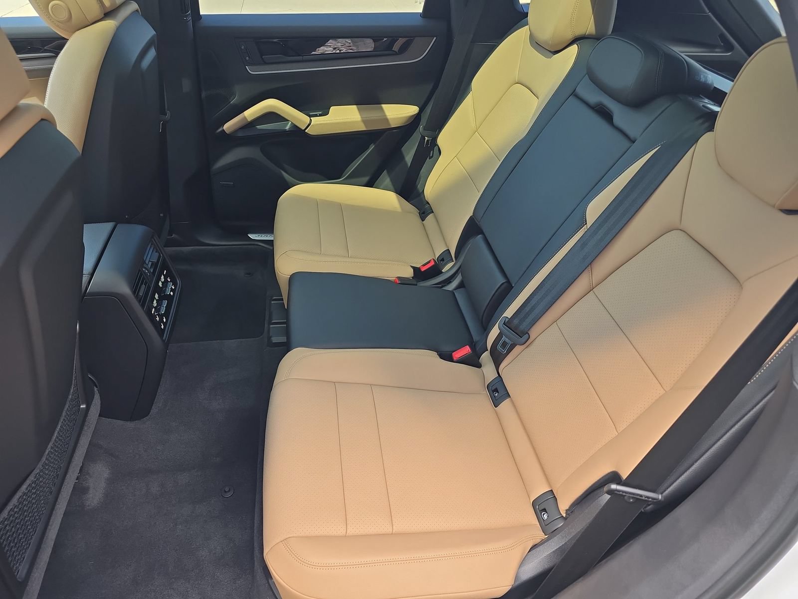 New 2026 Porsche Cayenne AWD/4WD image 23
