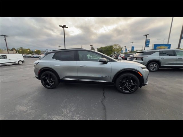 Used 2024 Chevrolet Equinox EV RS image 9