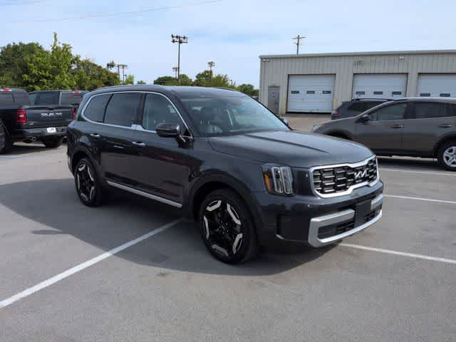 Used 2023 Kia Telluride S AWD/4WD image 2