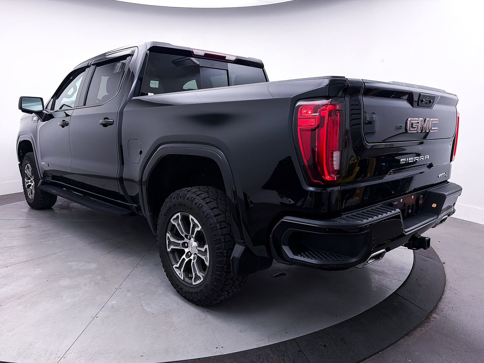 Used 2022 GMC Sierra 1500 AT4 w/ AT4 Premium Package AWD/4WD image 15