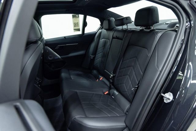 New 2026 BMW 540i xDrive w/ Executive Package image 25