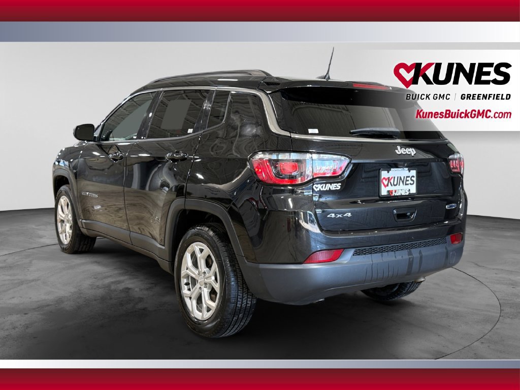Used 2024 Jeep Compass Latitude AWD/4WD image 6