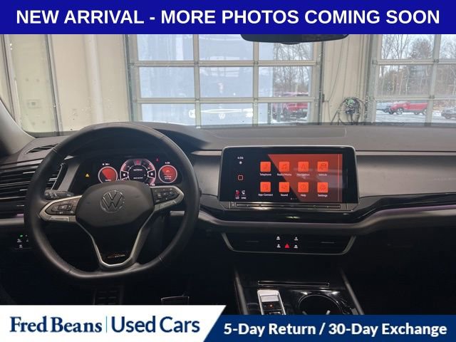 Used 2025 Volkswagen Atlas Peak Edition SE image 11