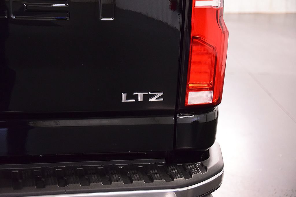 Used 2024 Chevrolet Silverado 2500 LTZ w/ LTZ Convenience Package AWD/4WD image 15