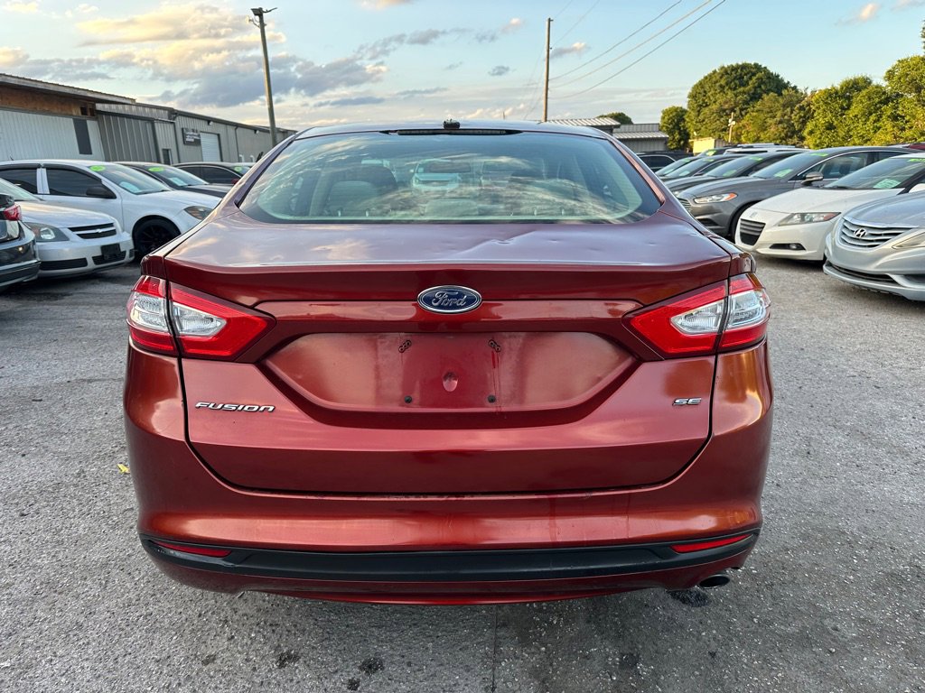 Used 2014 Ford Fusion SE FWD image 5