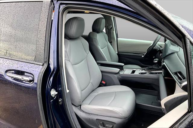Certified 2024 Toyota Sienna XLE FWD image 9