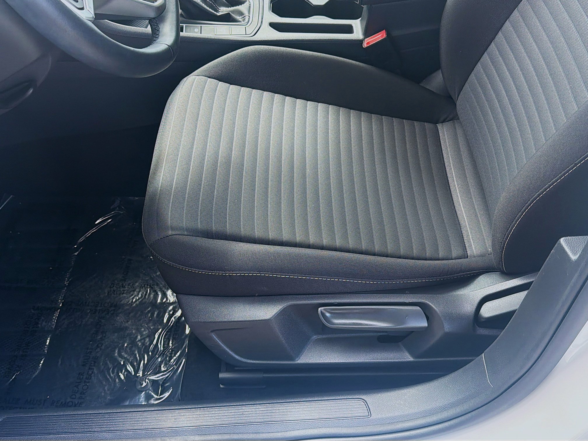 Certified 2025 Volkswagen Jetta S FWD image 17