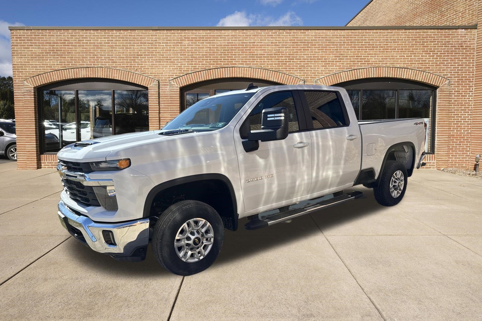Used 2025 Chevrolet Silverado 2500 LT w/ Convenience Package AWD/4WD image 8