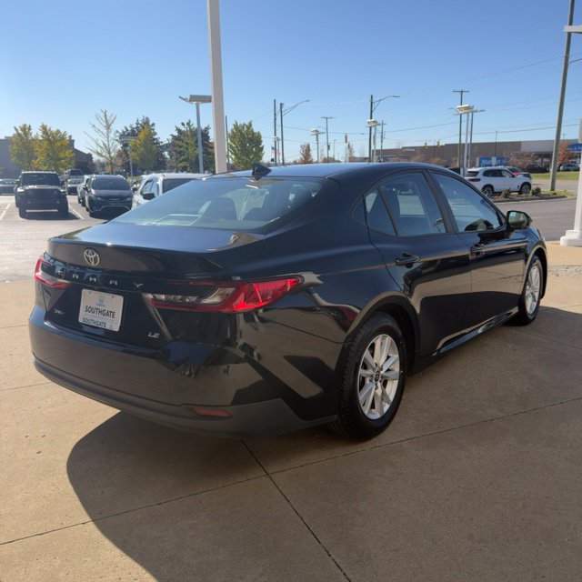 Used 2025 Toyota Camry LE FWD image 5