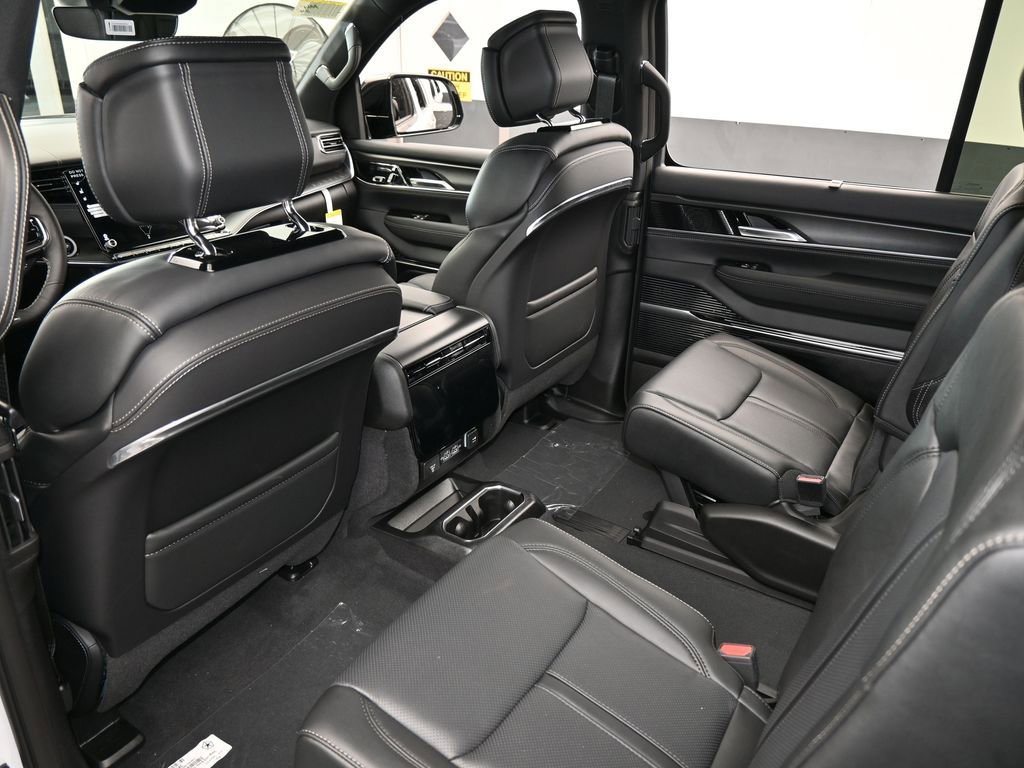 New 2026 Jeep Grand Wagoneer Summit image 32