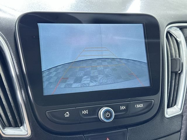 Used 2018 Chevrolet Malibu LT FWD image 15