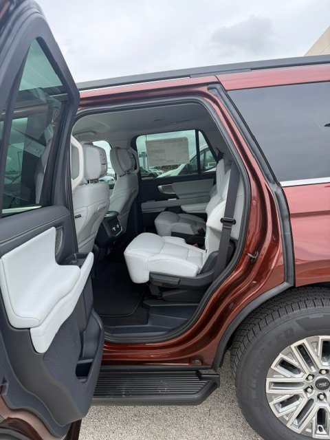 New 2027 Ford Expedition Platinum AWD/4WD image 7