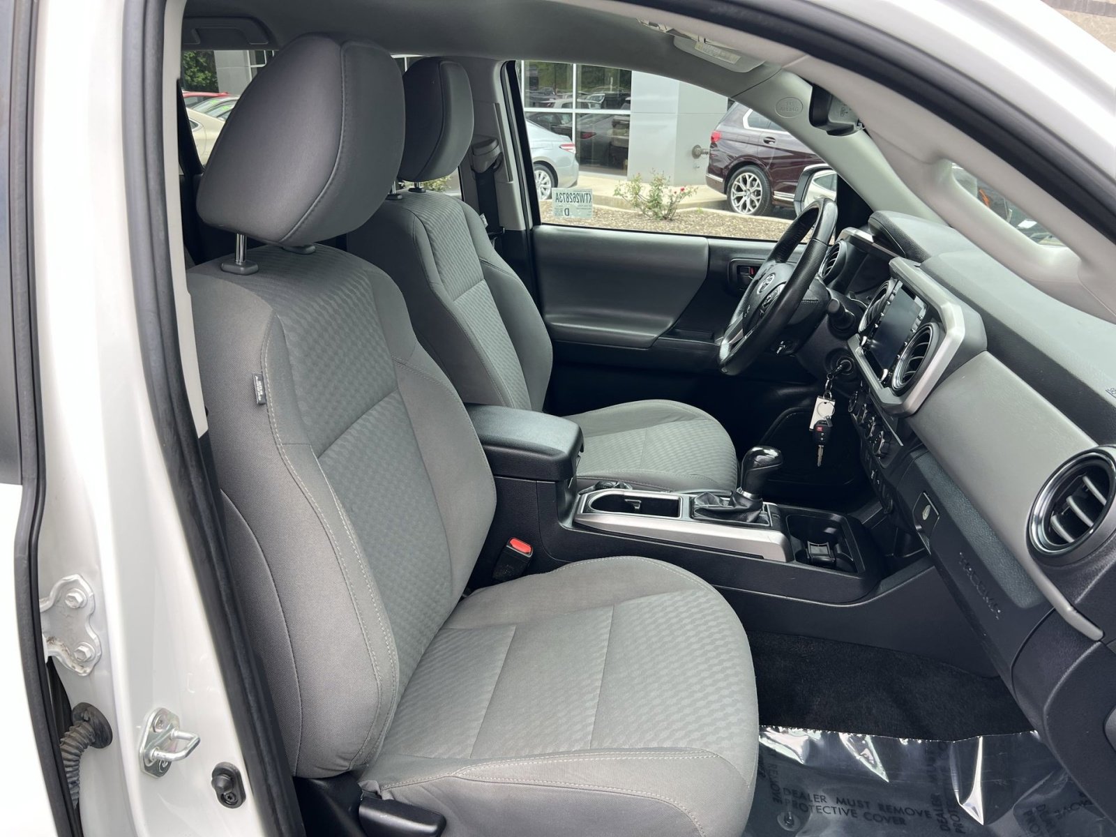 Used 2022 Toyota Tacoma SR5 AWD/4WD image 25