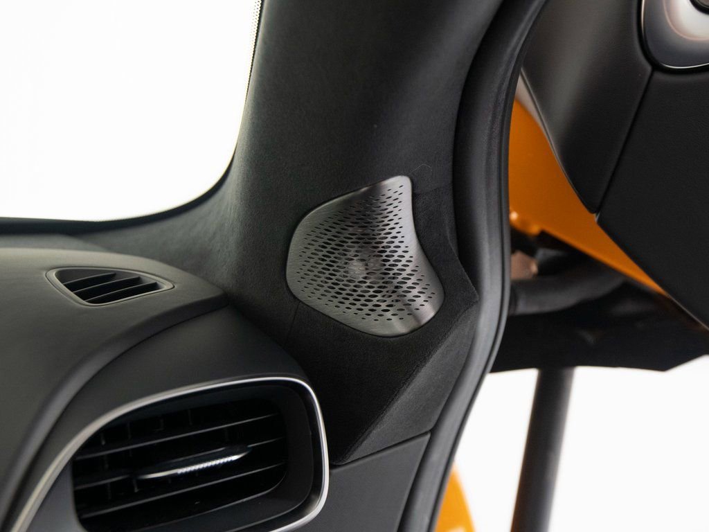 Used 2023 McLaren Artura image 27