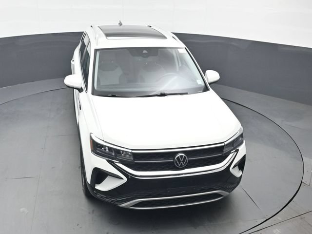 Used 2022 Volkswagen Taos SE w/ Panoramic Sunroof Package AWD/4WD image 40