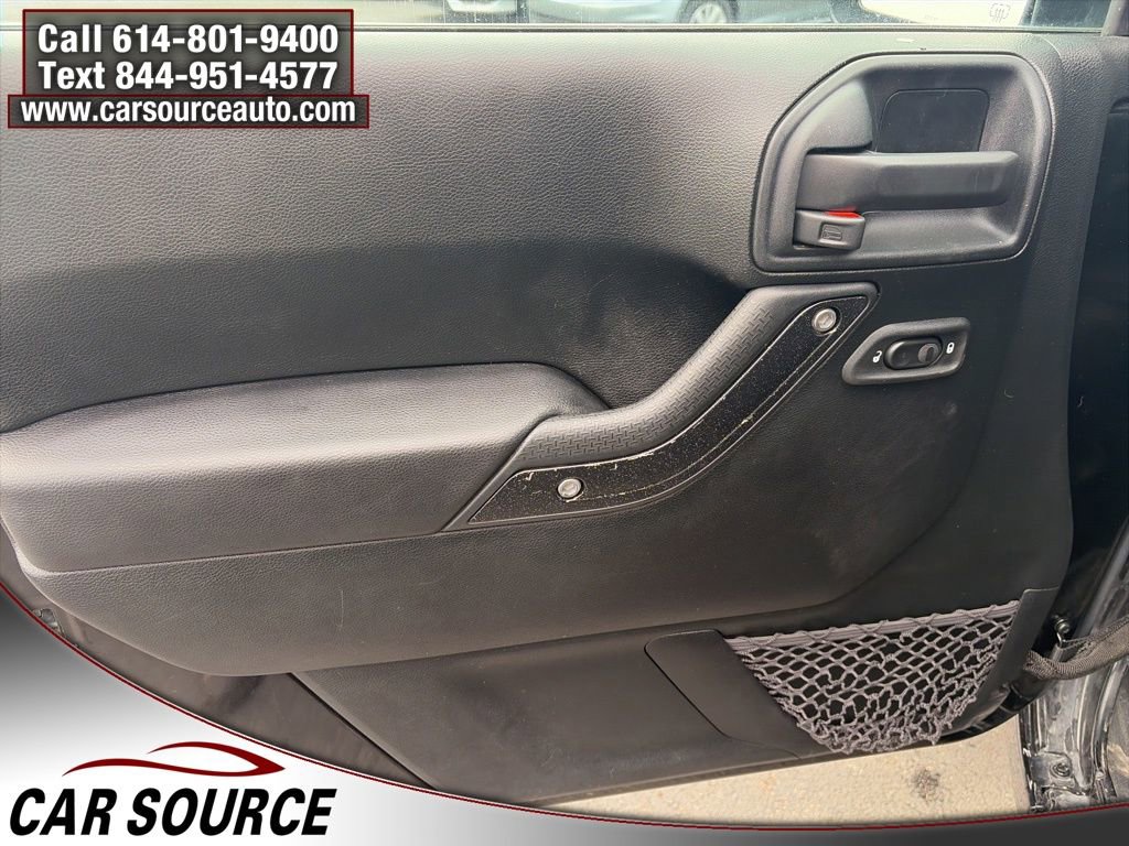 Used 2018 Jeep Wrangler Sahara w/ Connectivity Group image 17