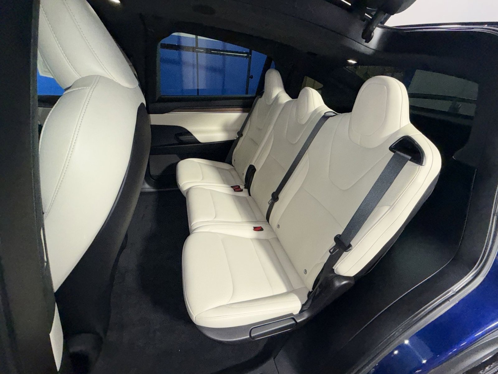 Used 2023 Tesla Model X image 31