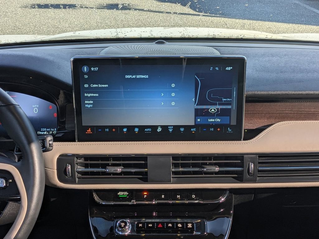 Used 2025 Lincoln Corsair Reserve w/ Jet Appearance Package image 17