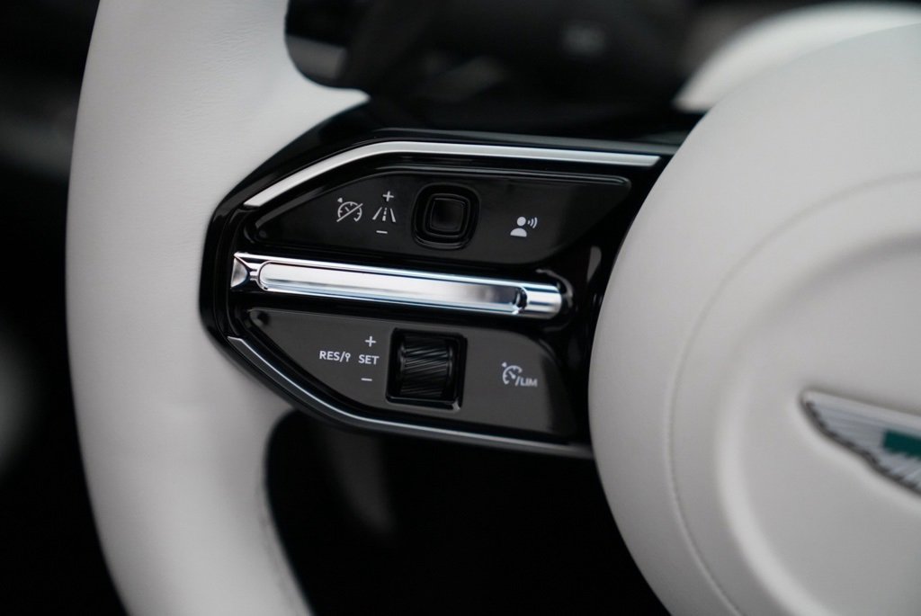 New 2026 Aston Martin Vanquish Convertible image 25