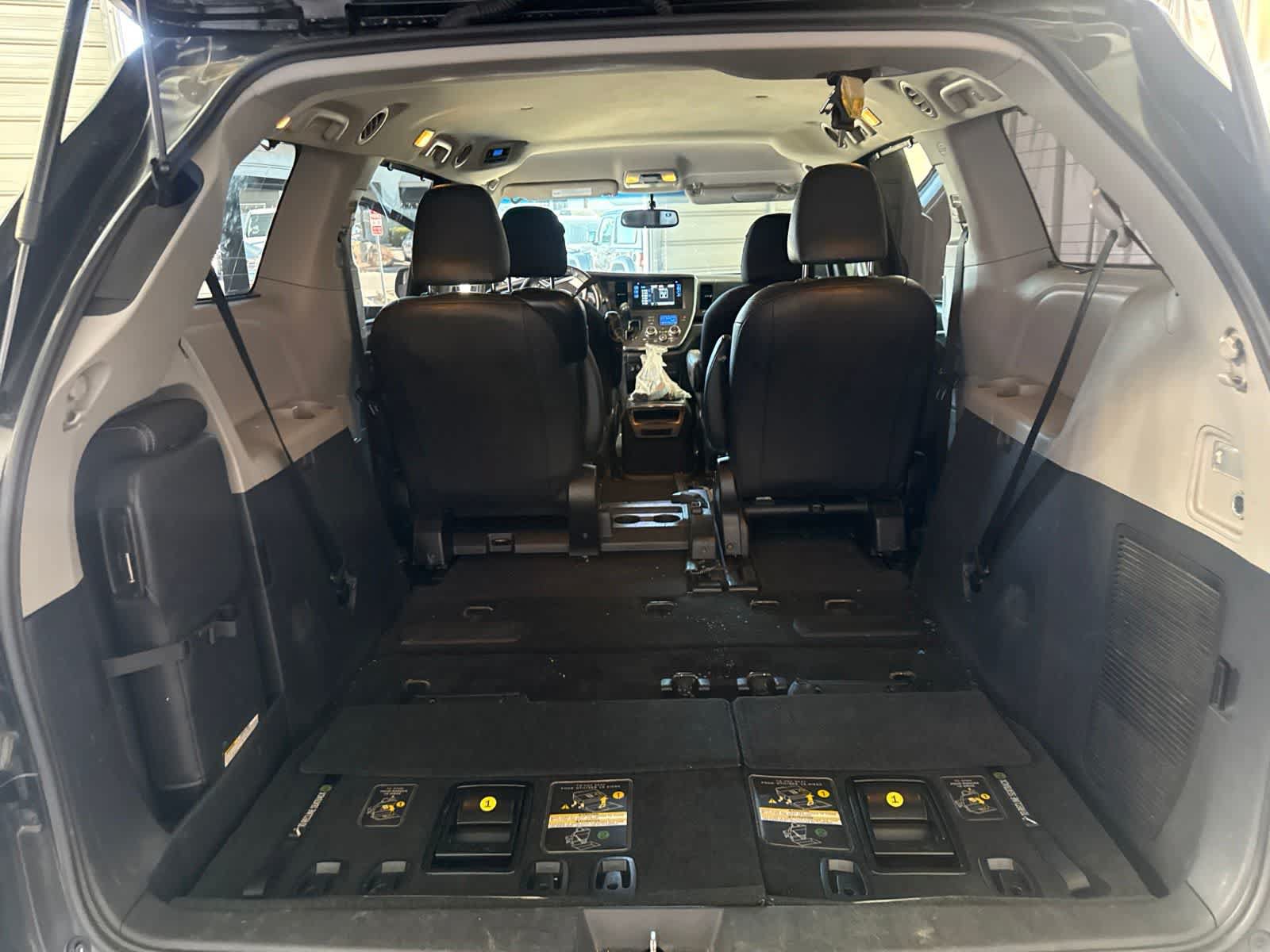 Used 2015 Toyota Sienna SE FWD image 15