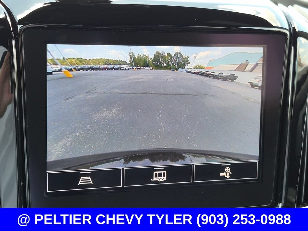 Used 2023 Chevrolet Traverse LT FWD image 25