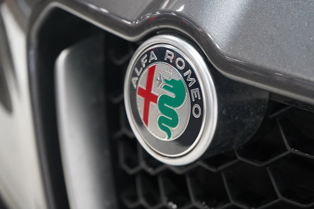 Used 2023 Alfa Romeo Stelvio Ti AWD/4WD image 9